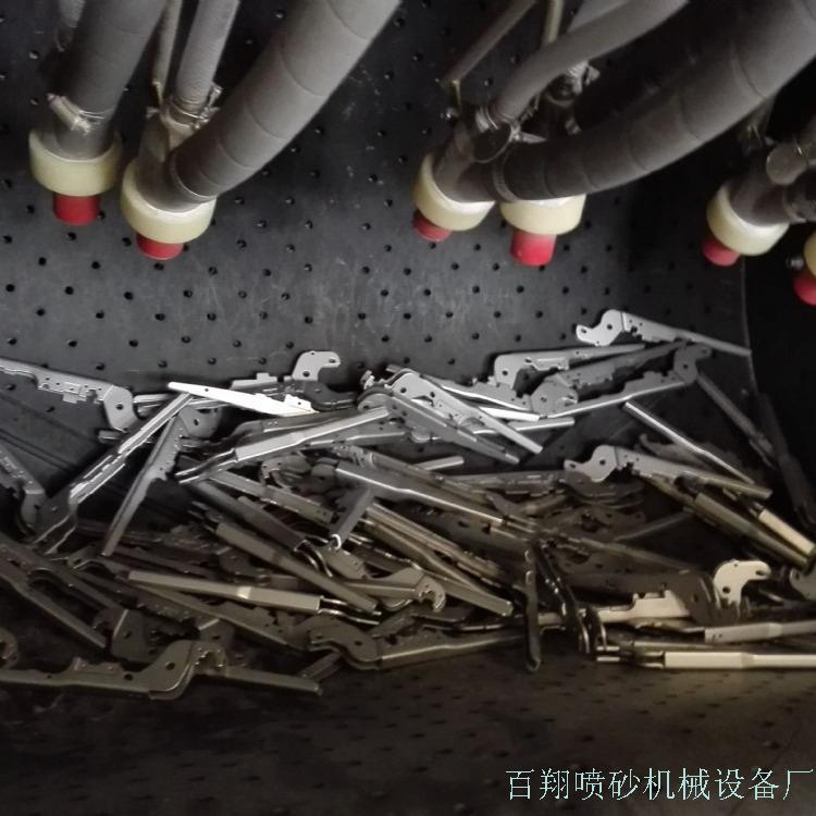 履带喷砂机加工舱.jpg